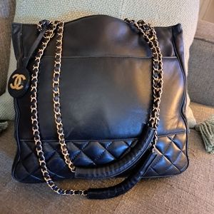 Amazing Chanel leather quilt vintage black purse